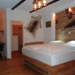 Charmante Rustikale Jaegersuite Mit El Kamin H2o Therme דירה